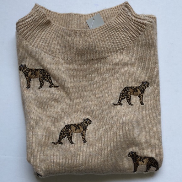 Chico’s Cheetahs on the prowl Sweater Small - Picture 6 of 14